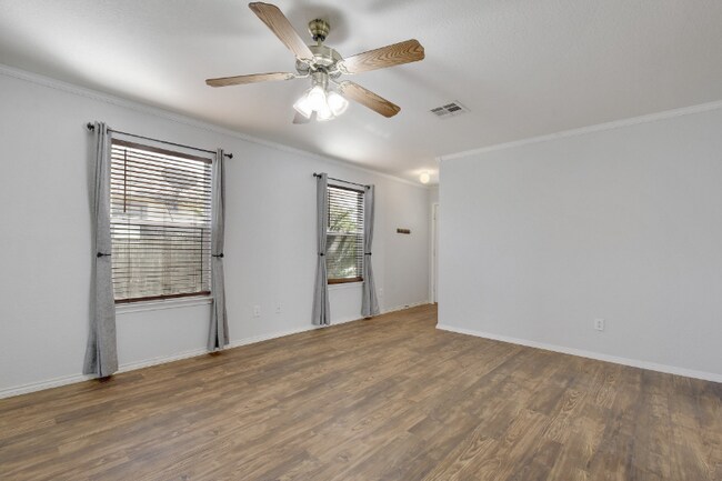 Building Photo - 230 Beech Dr