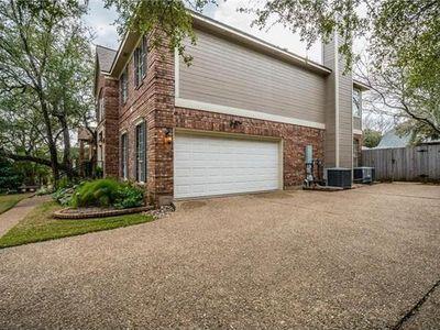 Building Photo - 9101 Middlebie Dr