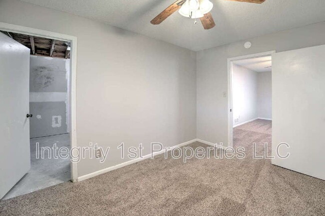 Building Photo - 8635 N Hull Ave