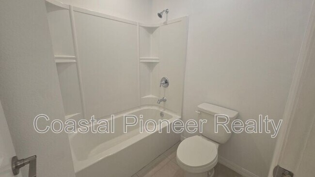 Building Photo - 233 Aquamarine Ln