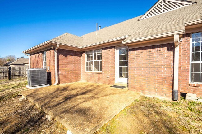 Building Photo - 7775 Shadow Elm Ln
