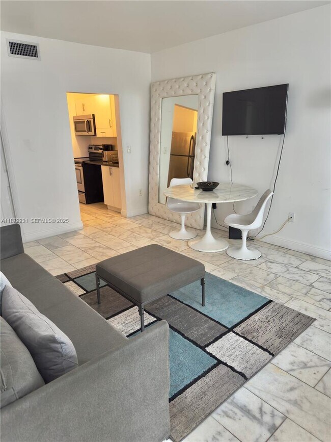 Building Photo - 922 Jefferson Ave