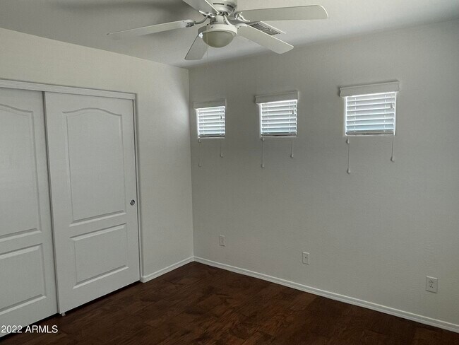 Building Photo - 2924 S Cole Dr