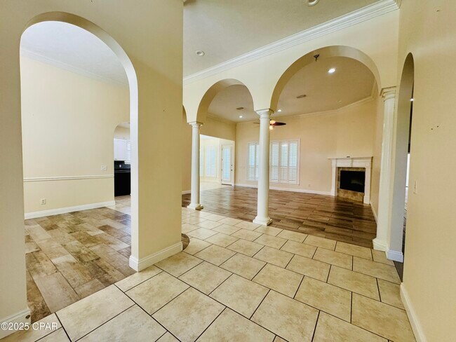 Building Photo - 100 Palm Bay Blvd