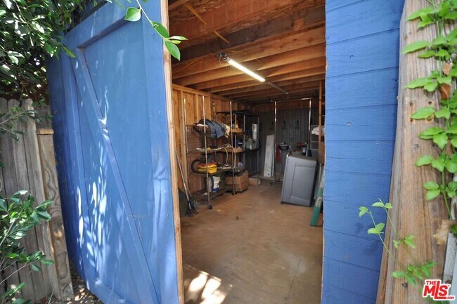 Building Photo - 2725 Bagley Ave
