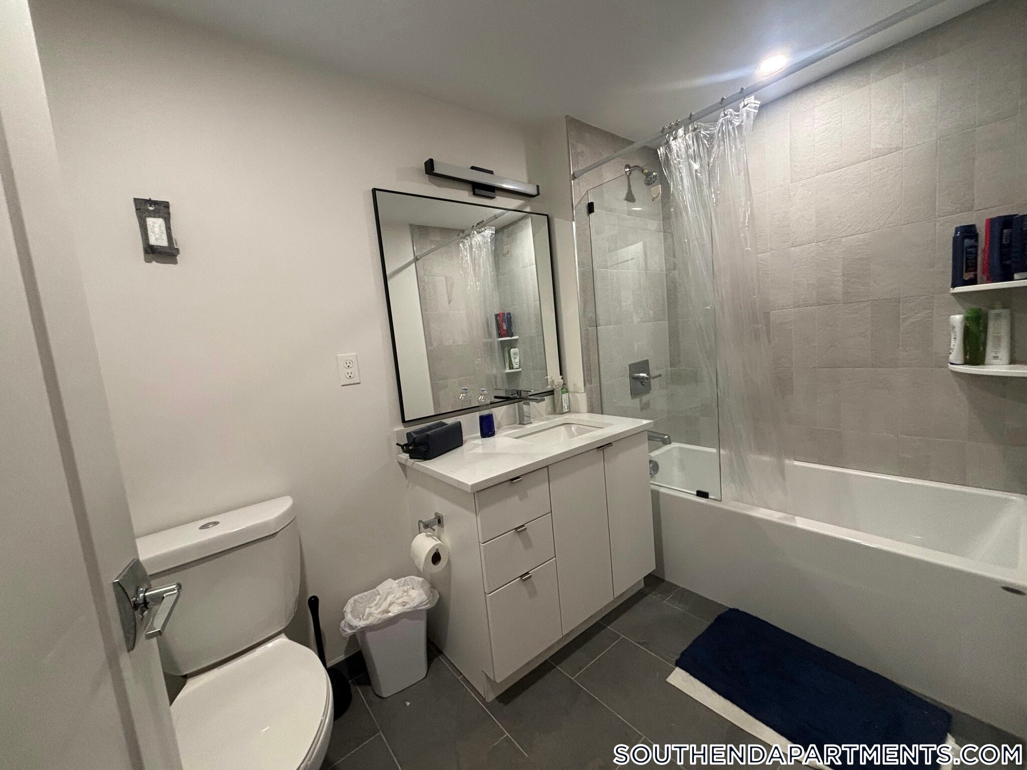 Building Photo - 11 E Lenox St