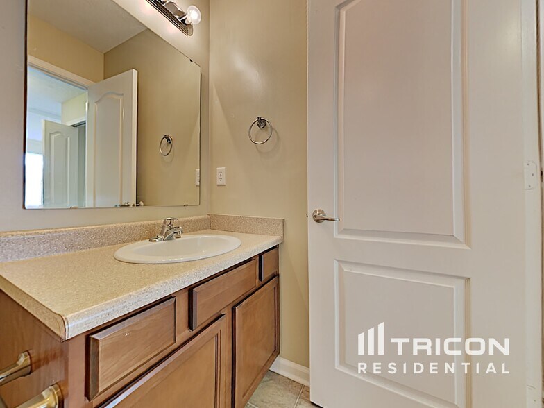 Building Photo - 4150 Galena Dr