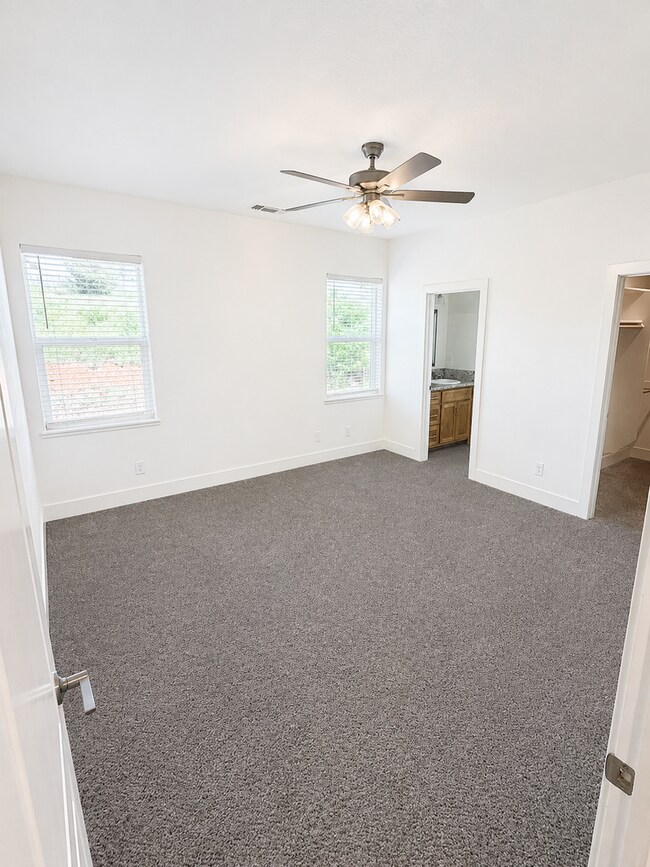 Building Photo - 3BR Home w/ 2-Car Garage, Tall ceilings & Upgraded Chef's Kitchen