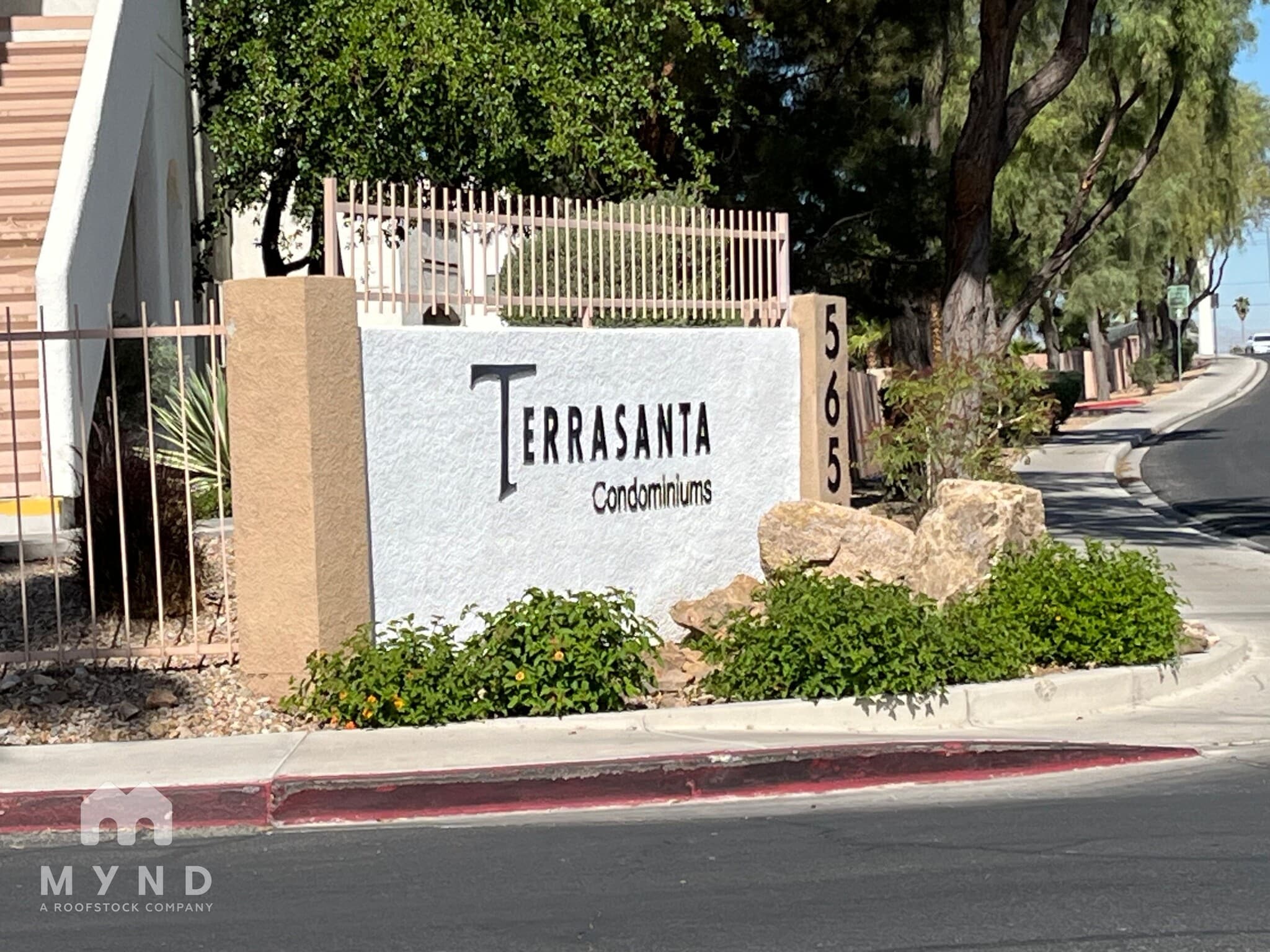 Building Photo - 5655 E Sahara Ave
