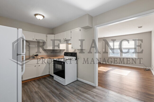 Building Photo - 4514 Vesta Dr