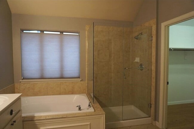 Building Photo - 935 Panther Ln