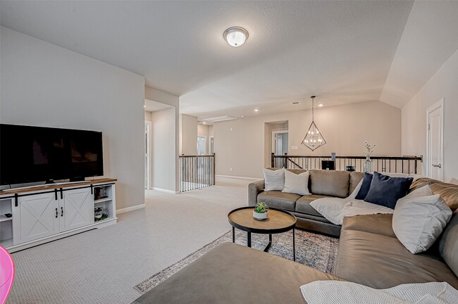 Building Photo - 21450 Petherton Dr