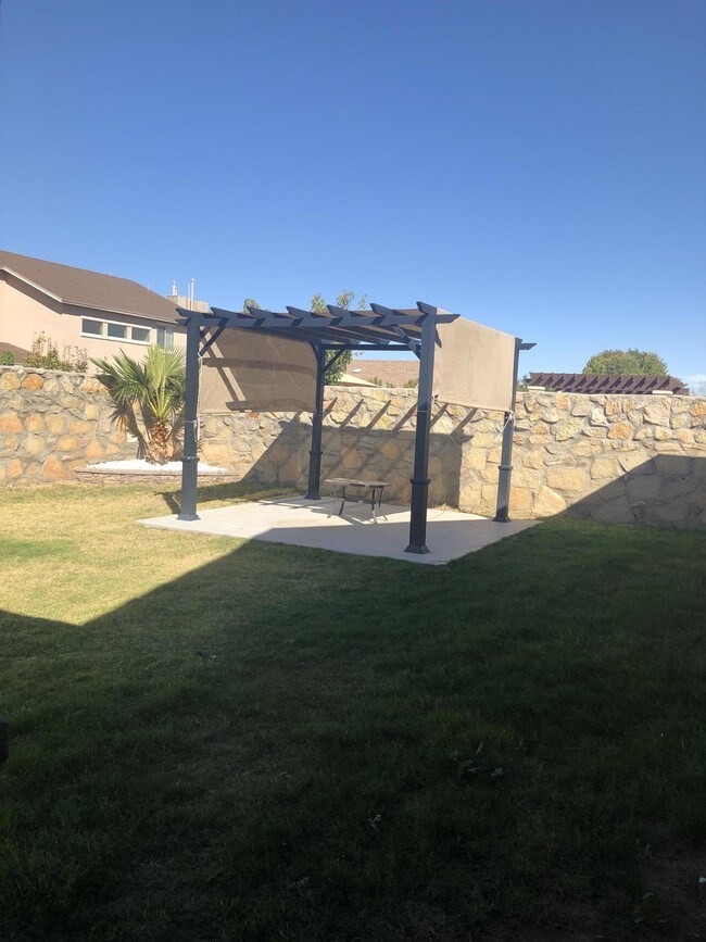 Building Photo - 12717 Tierra Roman Dr