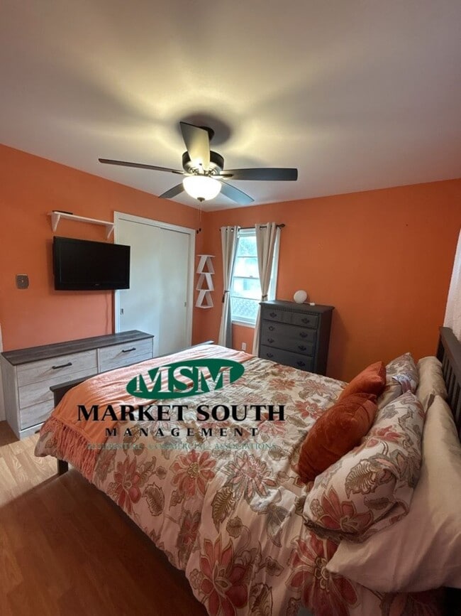 Building Photo - **APPLICATION PENDING!** Fully Furnished H...