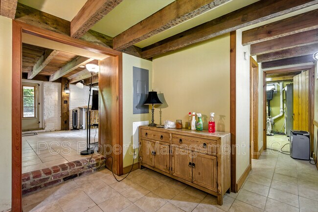 Building Photo - 11826 Colonial Trail W