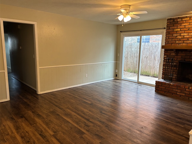 Building Photo - 3 bedroom 2 bath Edmond Duplex