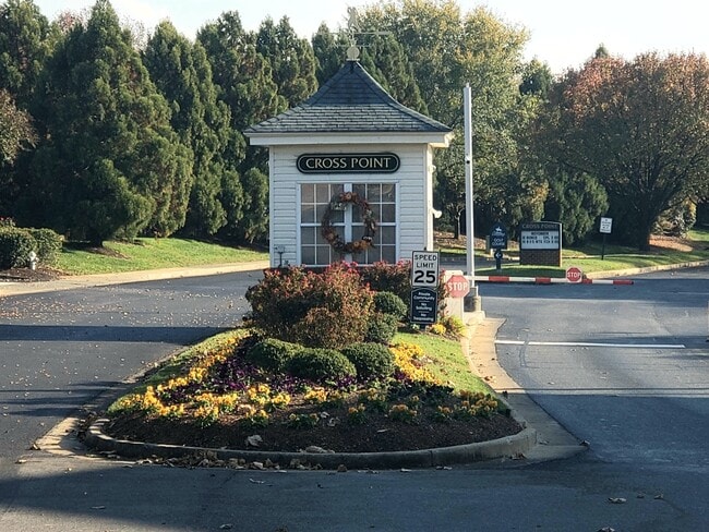 Building Photo - 701 Masters Row