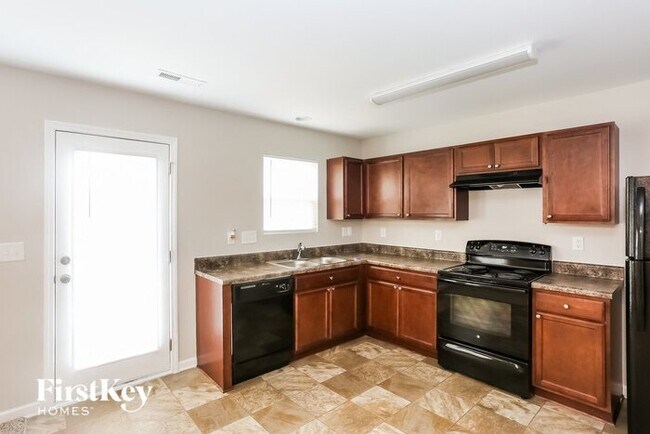 Building Photo - 33 Barber St NW