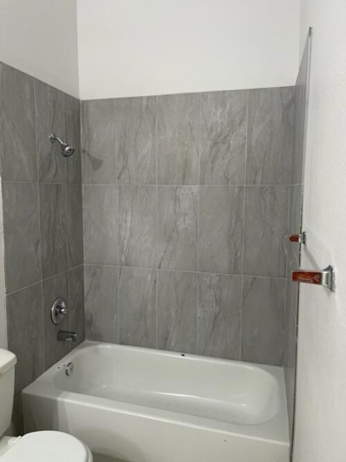 Building Photo - 2110 Los Feliz St