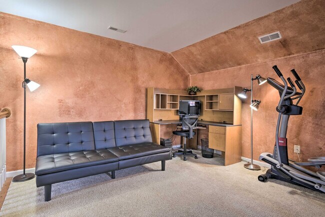 Building Photo - 5077 Cameo Terrace