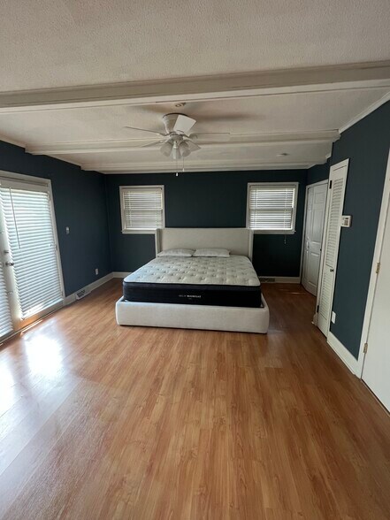Master Bedroom - 726 Hartford Ave