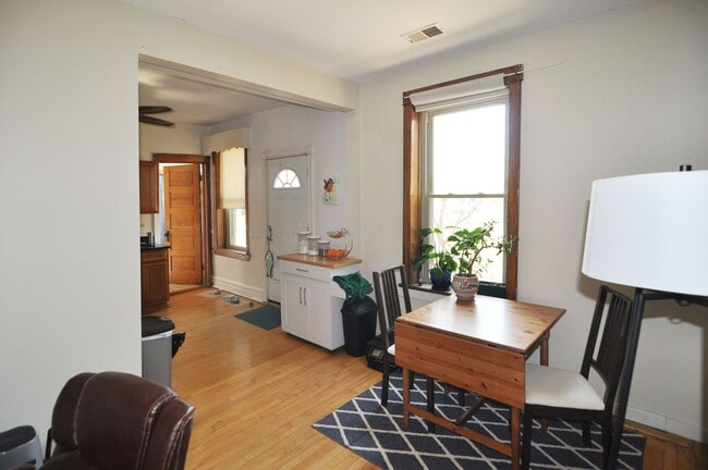 Building Photo - Sunny Large 1 Bedroom with Separate Living and Dining Rooms. Outdoor Space. Free Internet