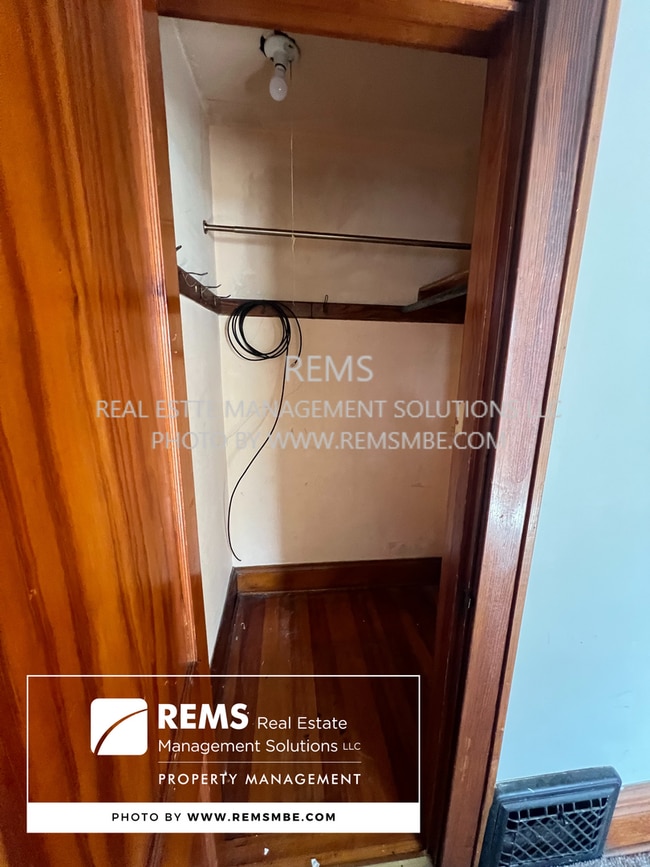 Building Photo - 431-437 Clark St.