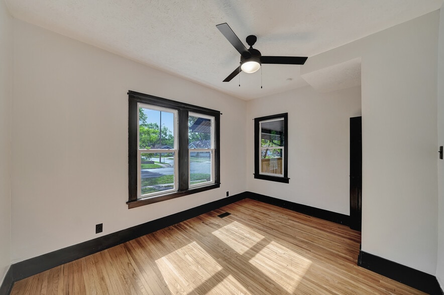 Building Photo - 2429 S 13th St