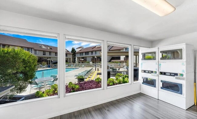 Building Photo - This 1-bedroom, 1-bathroom unit offers an ideal blend of comfort, convenience, and community