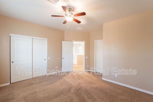 Building Photo - 716 E Runaway Bay Pl