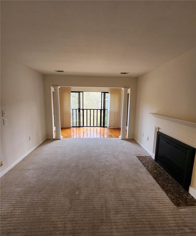 Building Photo - 23311 Plantation Dr NE