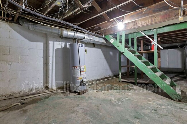 Building Photo - 659 S Burgess Ave