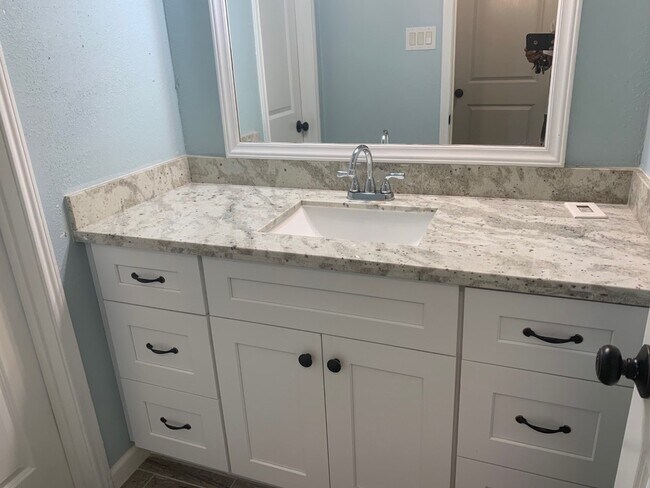 Building Photo - 334 Gamewood Dr