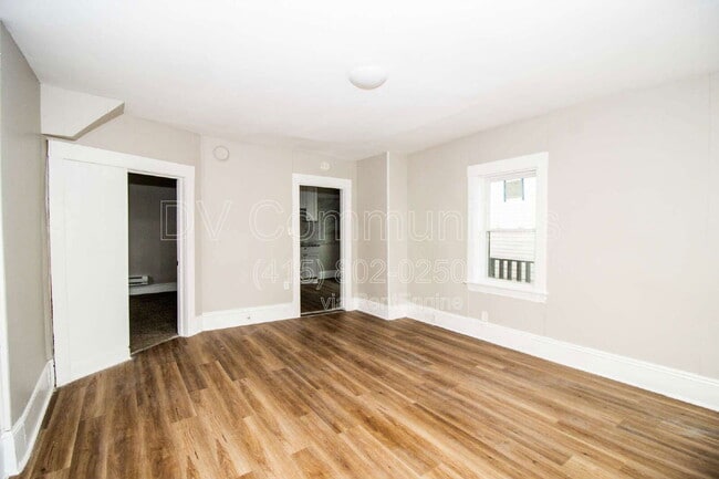 Building Photo - 2947 E 57th St