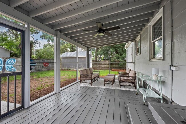 Building Photo - Old Village Cottage -Fully Furnished