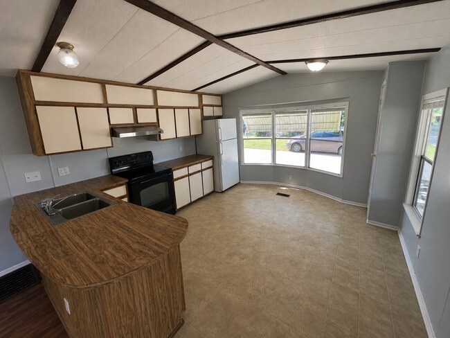 Building Photo - 32613 Whaleys Loop