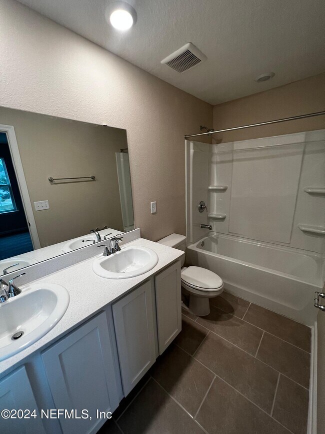 Building Photo - 11804 Beardgrass Wy