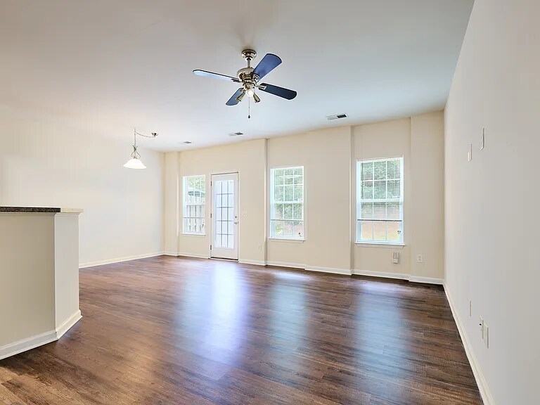 Building Photo - 457 Woodbark Ct