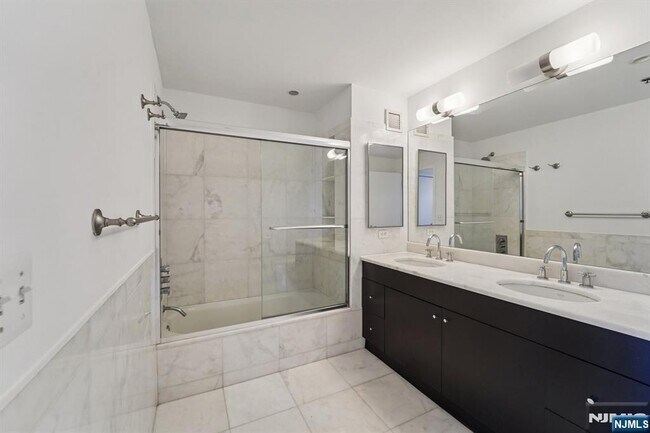 Building Photo - 3118 City