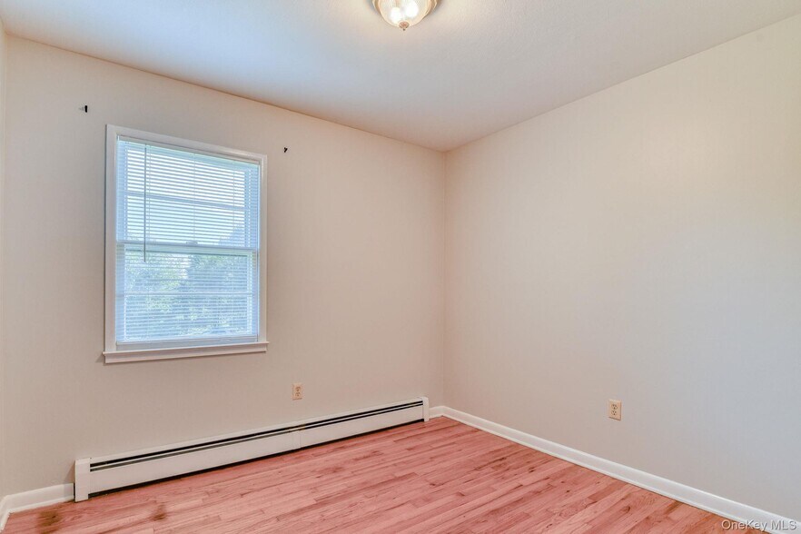 Building Photo - 11 Hudson Bluff Cir