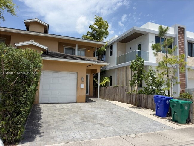 Building Photo - 2780 SW 33rd Ave