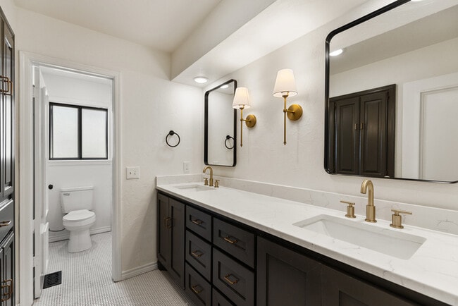 Building Photo - 11416 Leaning Elm Rd