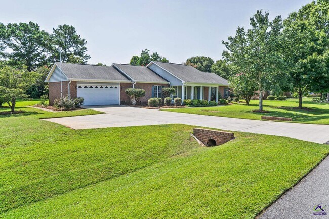 Building Photo - 106 N Hiley Ct