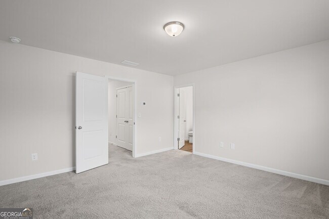 Building Photo - 406 Kings Cross Wy