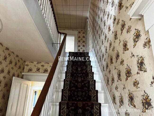 Building Photo - 92 Main Rd N