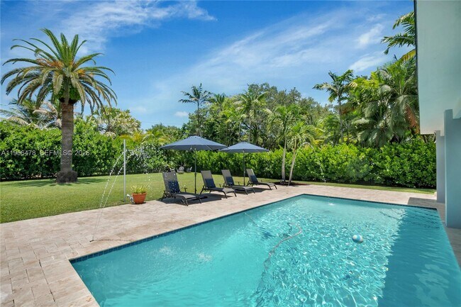 Building Photo - 8015 SW 136th St