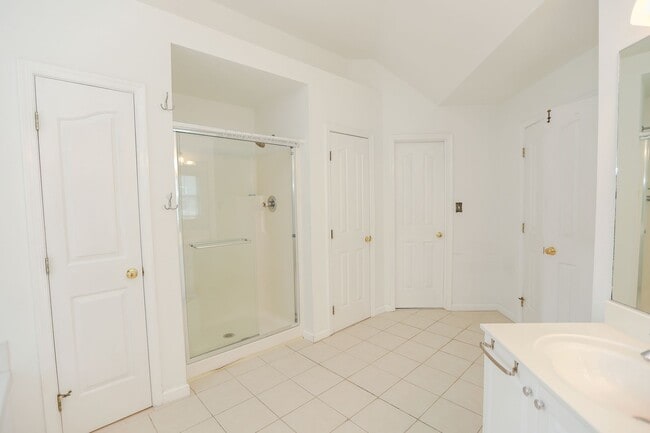 Building Photo - Gorgeous 5 Bedroom Rental in Virginia Beach