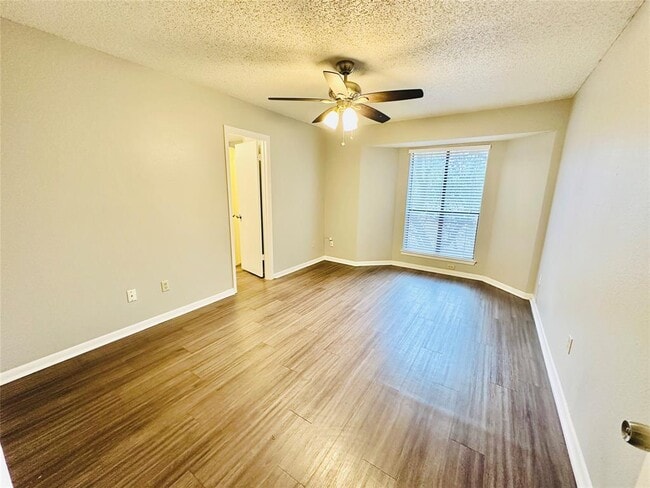 Building Photo - 2612 Gwendolyn Ln