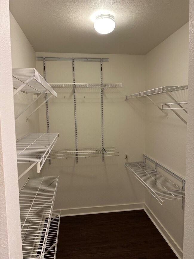 Building Photo - Nice 2 bed / 1 bath Condo in Bothell!
