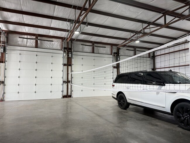 Building Photo - 2107 W 83rd St